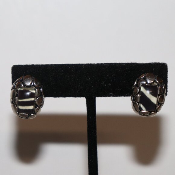 Retro silver earrings with black and white .75" - Picture 1 of 4